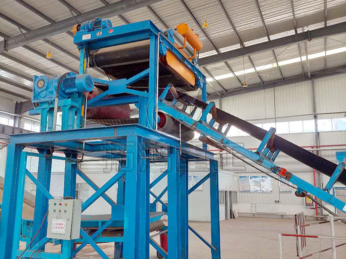 電磁油冷自卸除鐵器，油冷除鐵器，電磁除鐵器，電磁懸掛除鐵器使用現(xiàn)場(chǎng)